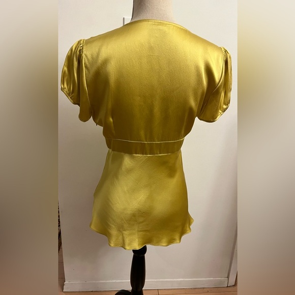 Alfani Women’s Silk Blouse Chartreuse V Neck Size 4 - Picture 2 of 4